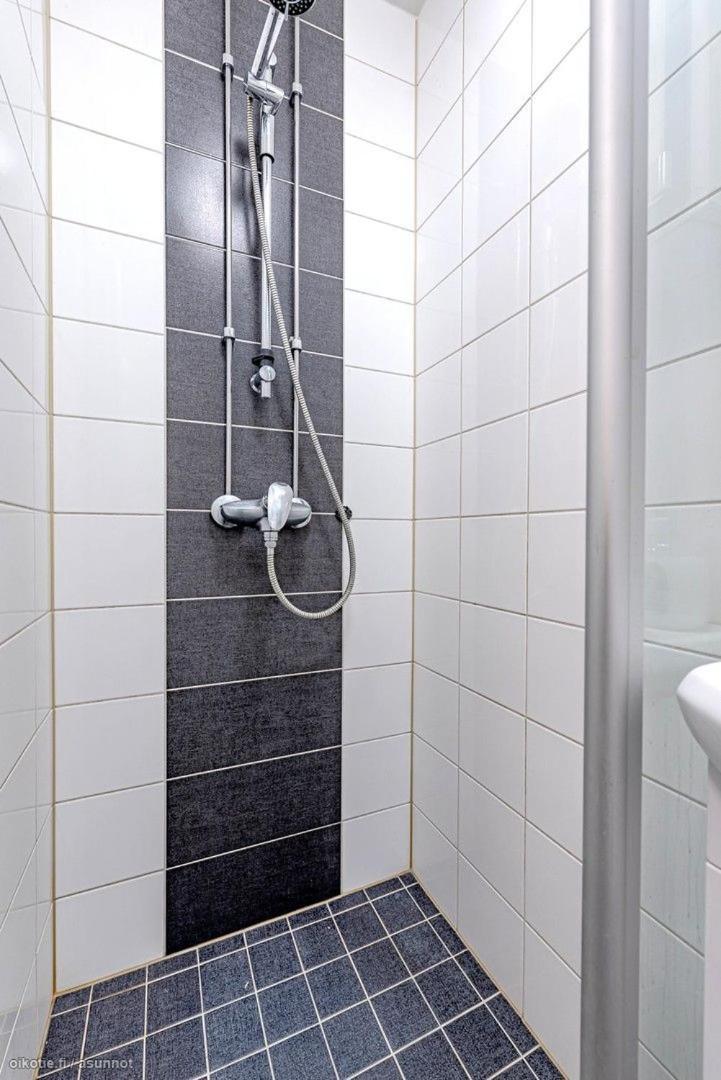 Valoisa & Mukava Koti Vallilassa Helsínquia Exterior foto